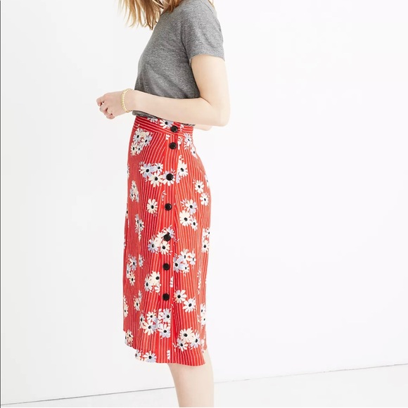 Madewell Side-Button Skirt in Daisy Society - Picture 3 of 14
